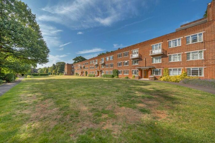 2 Bedroom Flat To Rent In Cambridge Park, Twickenham, TW1