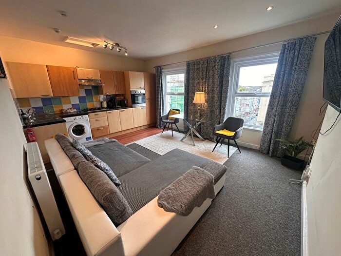 1 Bedroom Flat To Rent In City Road, St Pauls, Bristol, BS2