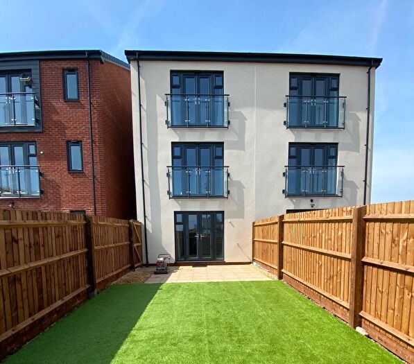 4 Bedroom Town House To Rent In Ffordd Darwin, Barry, CF63