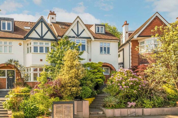 5 Bedroom Property To Rent In Cholmeley Crescent, London, N6