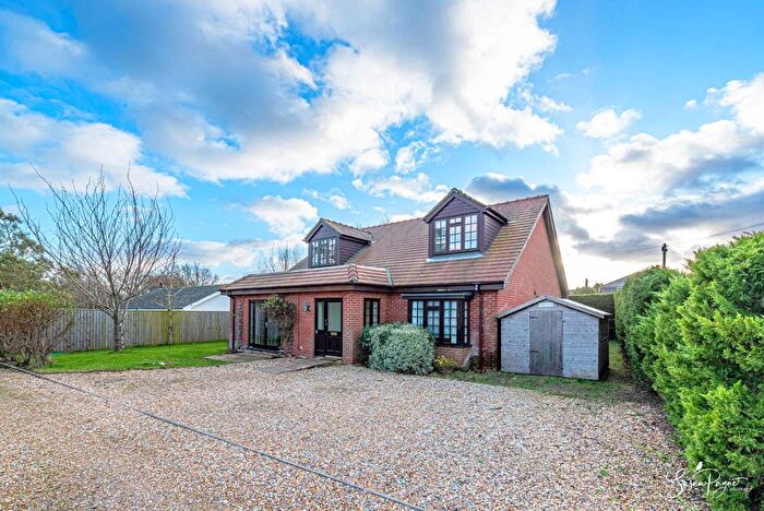 4 Bedroom Detached Bungalow For Sale In Main Road, Rookley, Ventnor, PO38