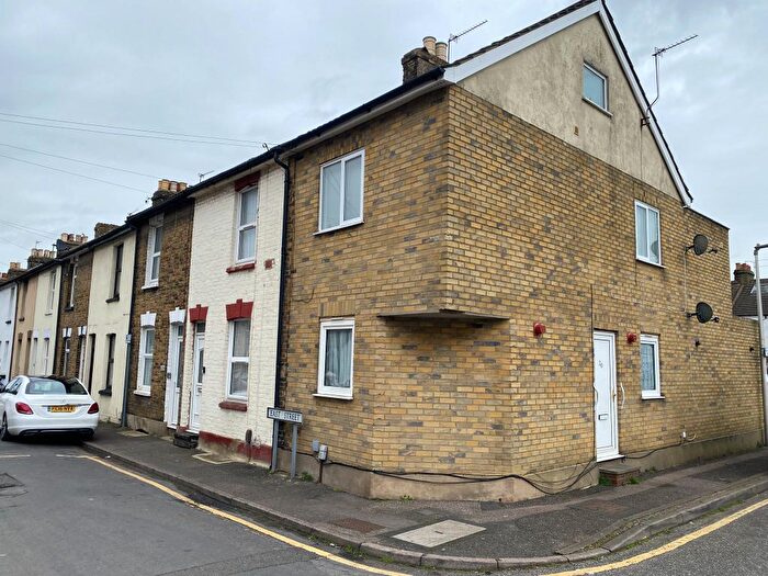 1 Bedroom Maisonette To Rent In East Street, Gillingham, Kent, ME7