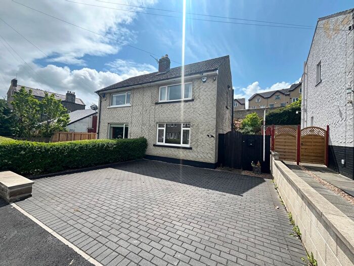2 Bedroom Semi-Detached House To Rent In Wheathead Lane, Keighley, BD22