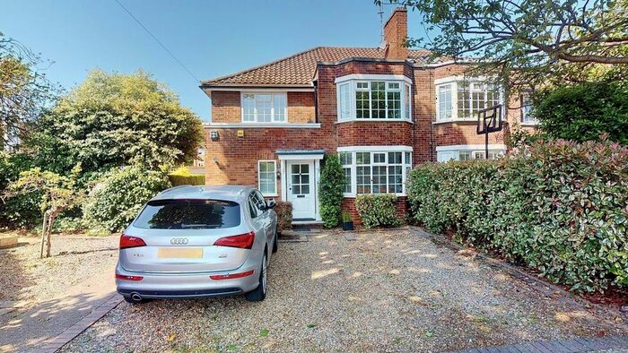 2 Bedroom Flat To Rent In Albany Park Road, Kingston Upon Thames, KT2