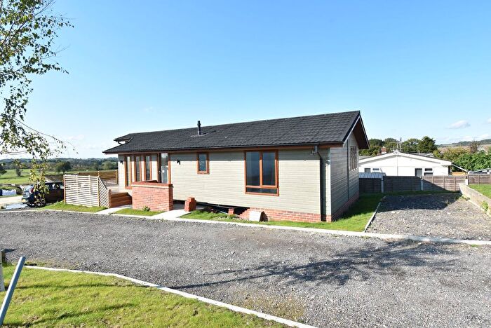 2 Bedroom Property For Sale In Yew Tree Park Home, Ashford, TN27