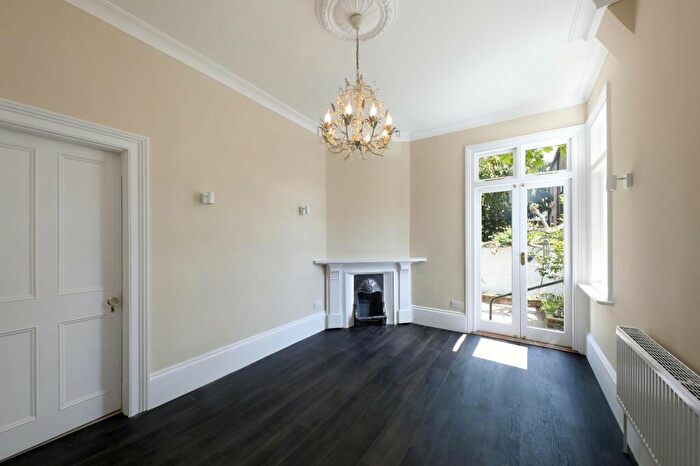 4 Bedroom Semi-Detached House To Rent In Trinity Place, Windsor, Berkshire, SL4