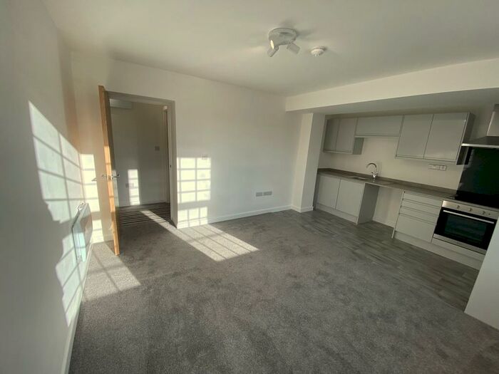 1 Bedroom Apartment To Rent In Peach Trees Apartments, Highlanders Hill, NG18