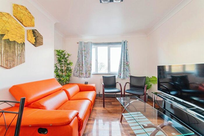 3 Bedroom Apartment To Rent In Harrow View, Harrow, HA1