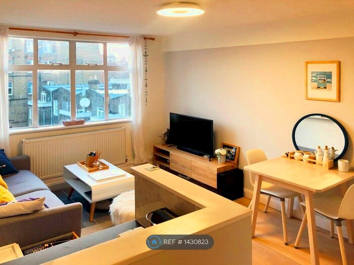 1 Bedroom Flat To Rent In Romney Court, London, W12