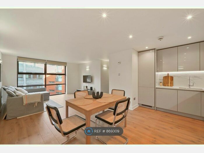 2 Bedroom Flat To Rent In City Pavilion, London, EC1M