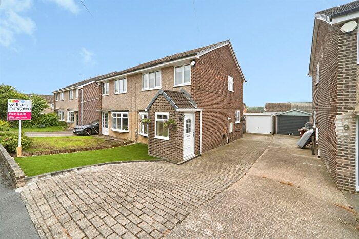 3 Bedroom Semi Detached House For Sale In Highlea Close, Yeadon, Leeds, LS19