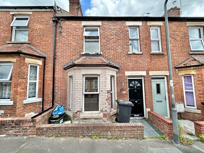 3 Bedroom Terraced House For Sale In Cromwell Road, Yeovil, Somerset, BA21