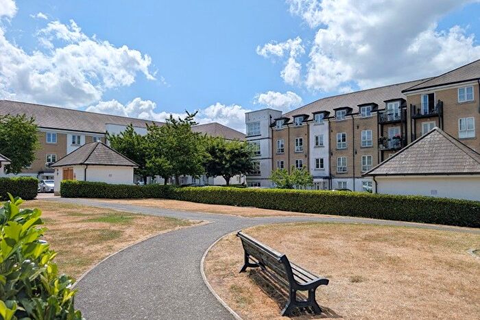 2 Bedroom Flat To Rent In Knaphill, Surrey, GU21