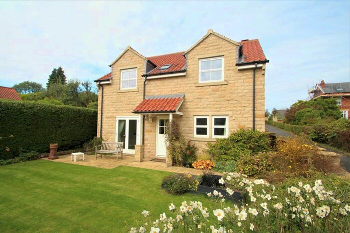 3 Bedroom Detached House To Rent In Harewood Road, Collingham, Wetherby, West Yorkshire, Uk, LS22