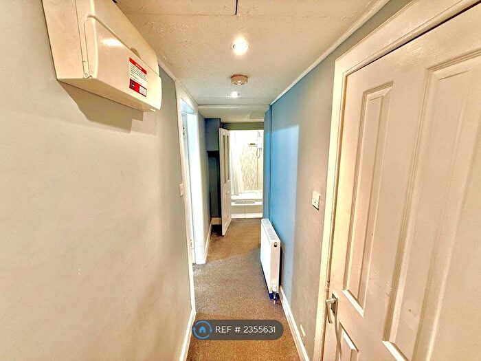 1 Bedroom Flat To Rent In Albion Road, Edinburgh, EH7