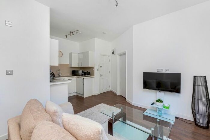 1 Bedroom Flat To Rent In Nevern Place, London, SW5