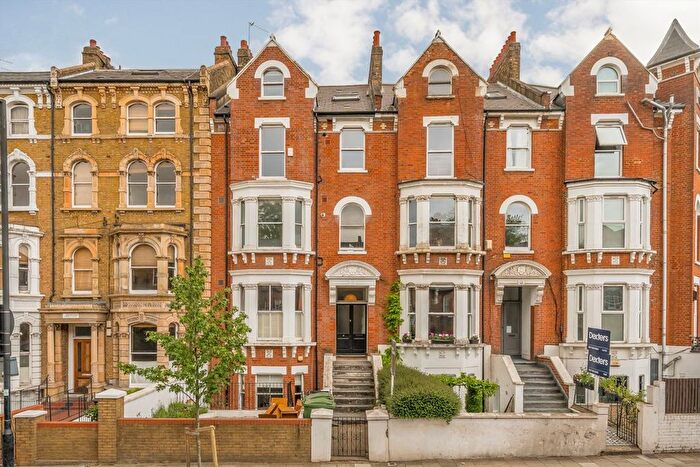 2 Bedroom Flat For Sale In Bedford Road, Clapham, SW4