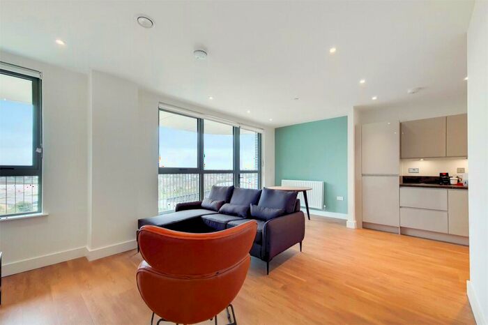 2 Bedroom Apartment To Rent In Green Street, London, NW10