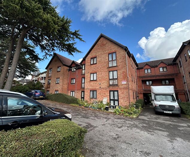 1 Bedroom Flat To Rent In Hill Lane, Southampton, SO15