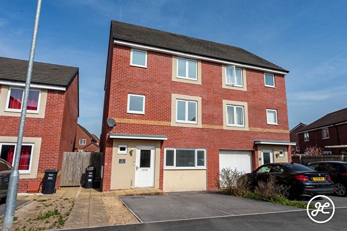 4 Bedroom Semi Detached House For Sale In Topaz Drive, Bridgwater, TA6