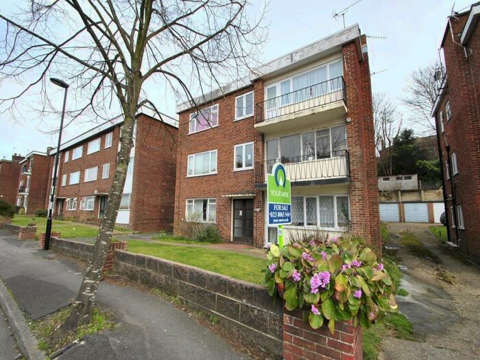 1 Bedroom Flat To Rent In Woodside Road, Southampton, Hampshire, SO17