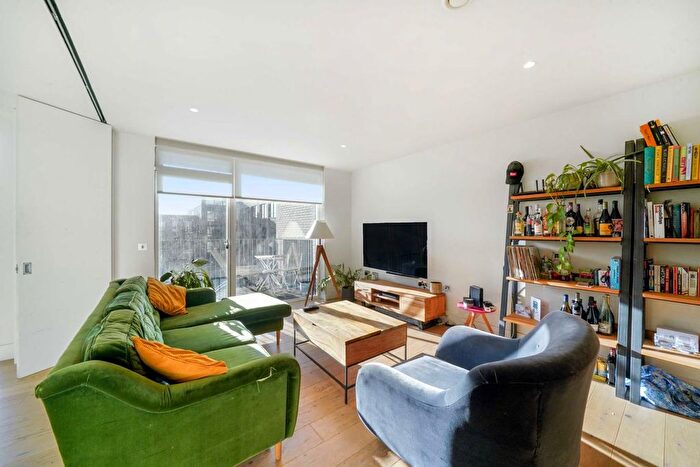 3 Bedroom Flat For Sale In West Row, North Kensington, W10