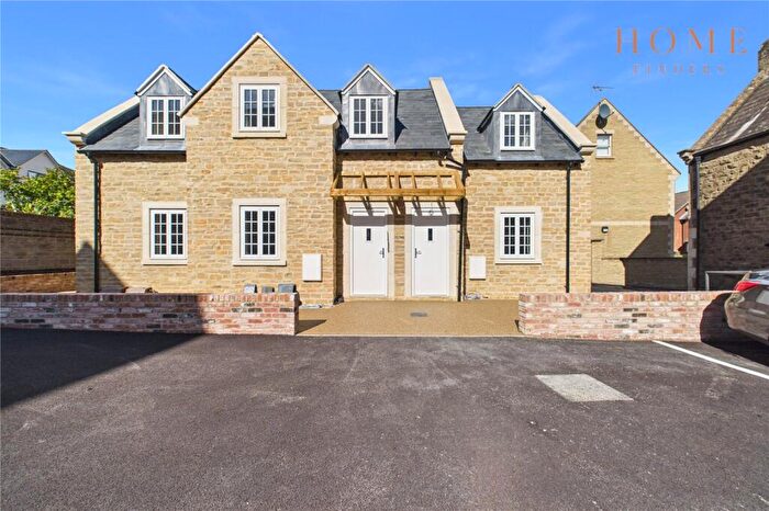 2 Bedroom Coach House To Rent In Marlborough Road, Old Town, Swindon, Wiltshire, SN3