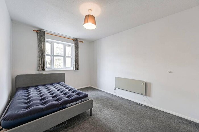 1 Bedroom Flat For Sale In Crofters Court, Deptford, London, SE8