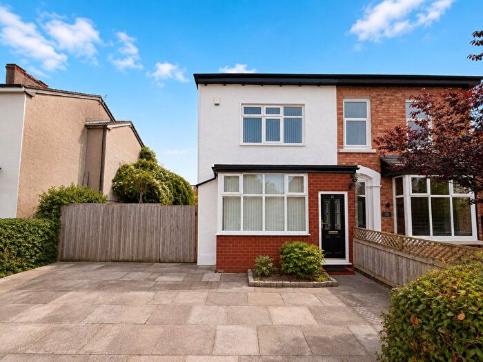 4 Bedroom Semi Detached House For Sale In Kent Road, Southport, PR8