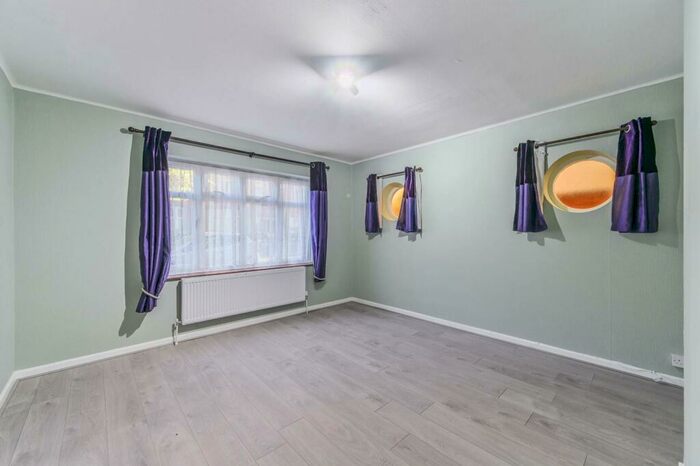 3 Bedroom Detached House To Rent In Lenham Road, Sutton, SM1