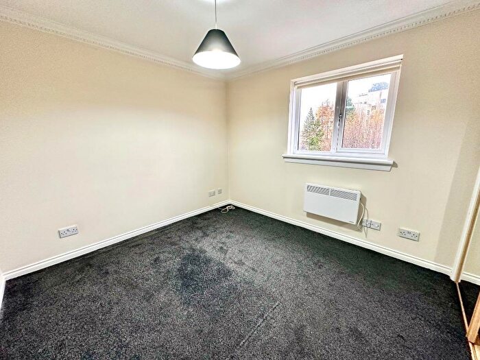 3 Bedroom Apartment To Rent In Riverview Place, City Centre, Glasgow, G5