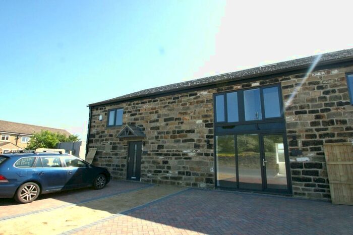 3 Bedroom Semi-Detached House To Rent In Booth Holme Close, Bradford, West Yorkshire, BD4