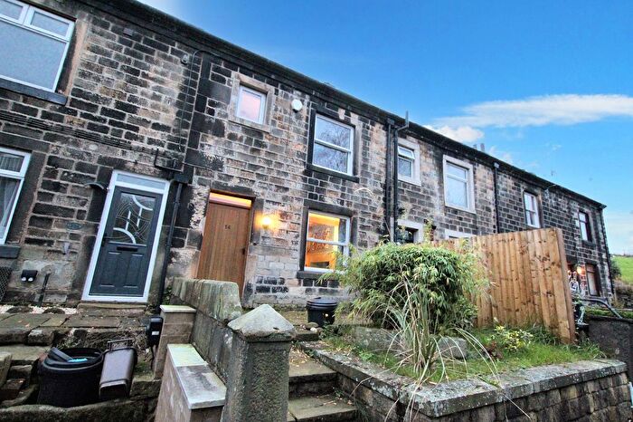 3 Bedroom Terraced House For Sale In Lumbutts, Todmorden, OL14