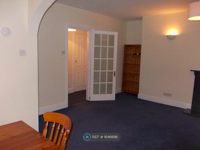2 Bedroom Flat To Rent In Sydney Place, Bath, BA2