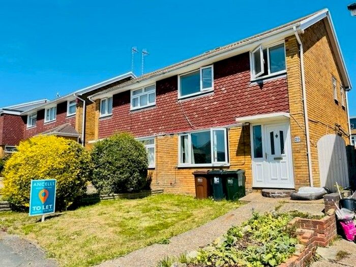 3 Bedroom Semi-Detached House To Rent In Reynolds Road, Eastbourne, BN23