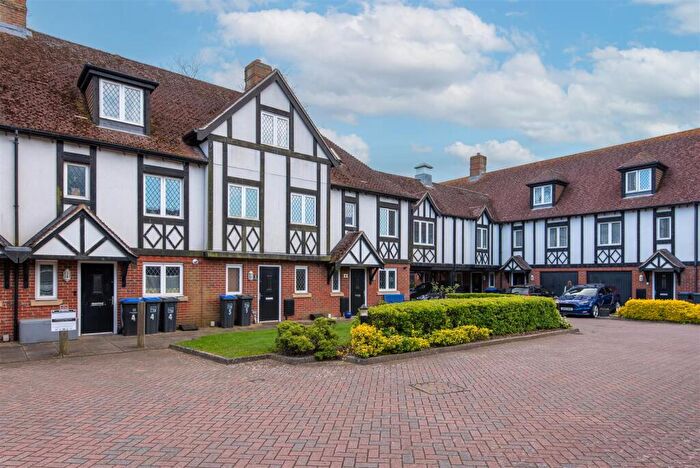 4 Bedroom Town House For Sale In Offington Lane, Worthing, BN14