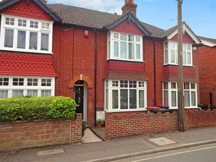 3 Bedroom Terraced House To Rent In East Park, Soutgate, RH10