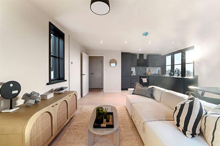2 Bedroom Flat For Sale In Harley Court, Wanstead, London, E11