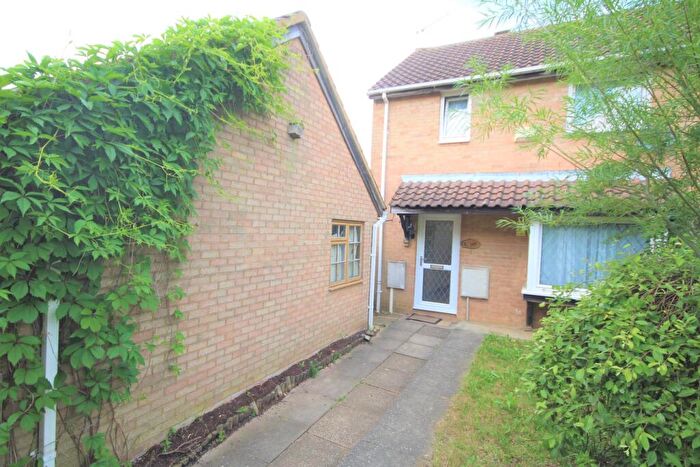 3 Bedroom Semi-Detached House To Rent In Downs Barn Boulevard, Downs Barn, Milton Keynes, MK14