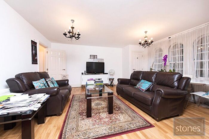 1 Bedroom Apartment To Rent In Princess Park Manor, Royal Drive, London, N11