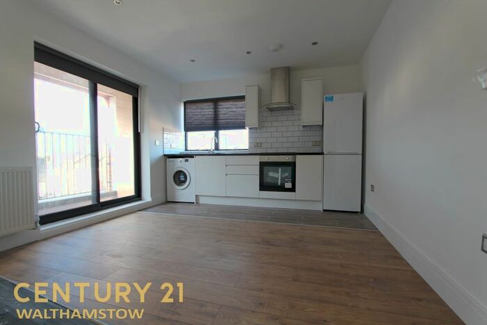 2 Bedroom Flat To Rent In Sutherland Road, London, E17