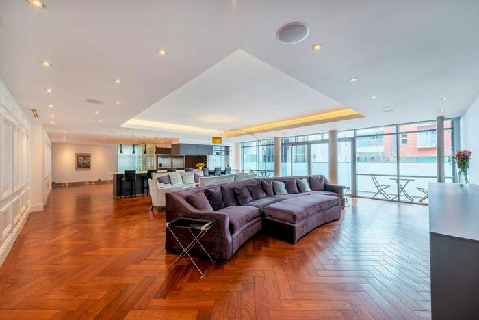 3 Bedroom Flat To Rent In Hardwicks Square, London, SW18