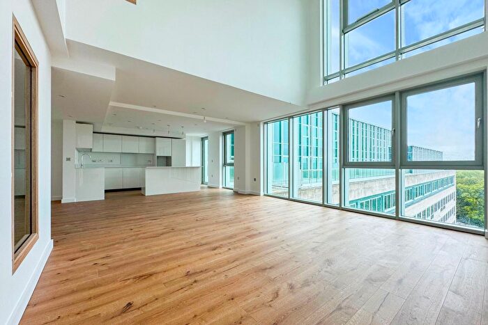 2 Bedroom Flat For Sale In Eagle Way, Great Warley, Brentwood, CM13