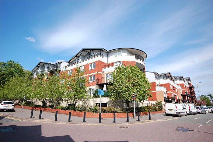 2 Bedroom Flat To Rent In Northway, Rickmansworth, WD3