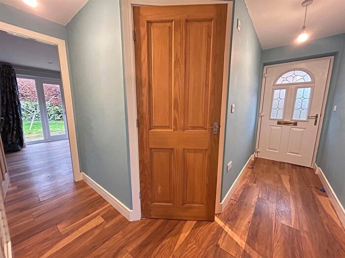 2 Bedroom Detached Bungalow To Rent In Hackness Drive, Scarborough, YO12