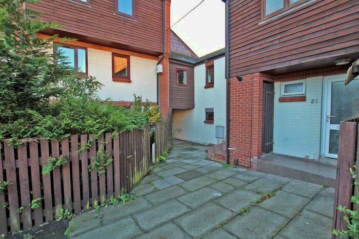 2 Bedroom Flat To Rent In Carter Gate, Nottingham, NG1