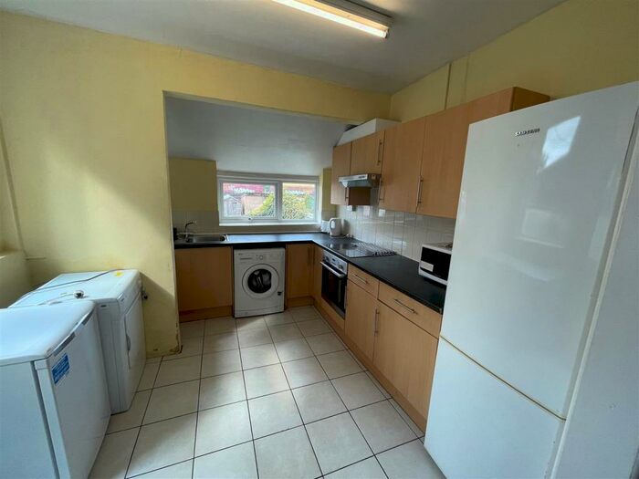 5 Bedroom Terraced House To Rent In Cowley Bridge Road, Exeter, EX4