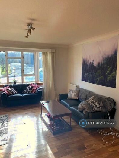 2 Bedroom Flat To Rent In Dorchester Court, Glasgow, G12