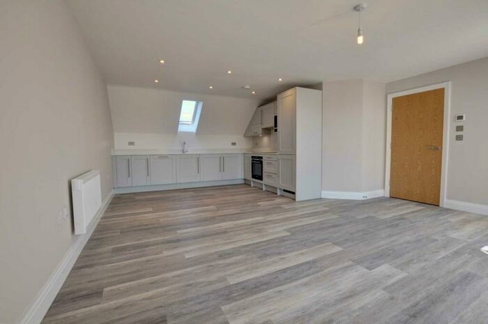2 Bedroom Apartment To Rent In Station Road, Marlow, SL7