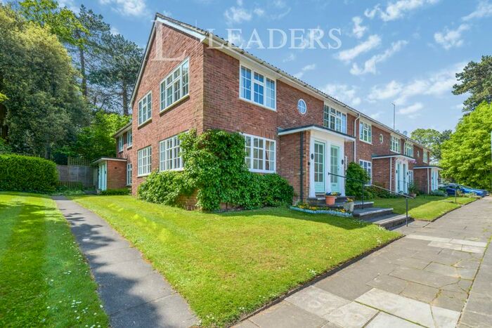 3 Bedroom Apartment To Rent In Westminster Court, AL1